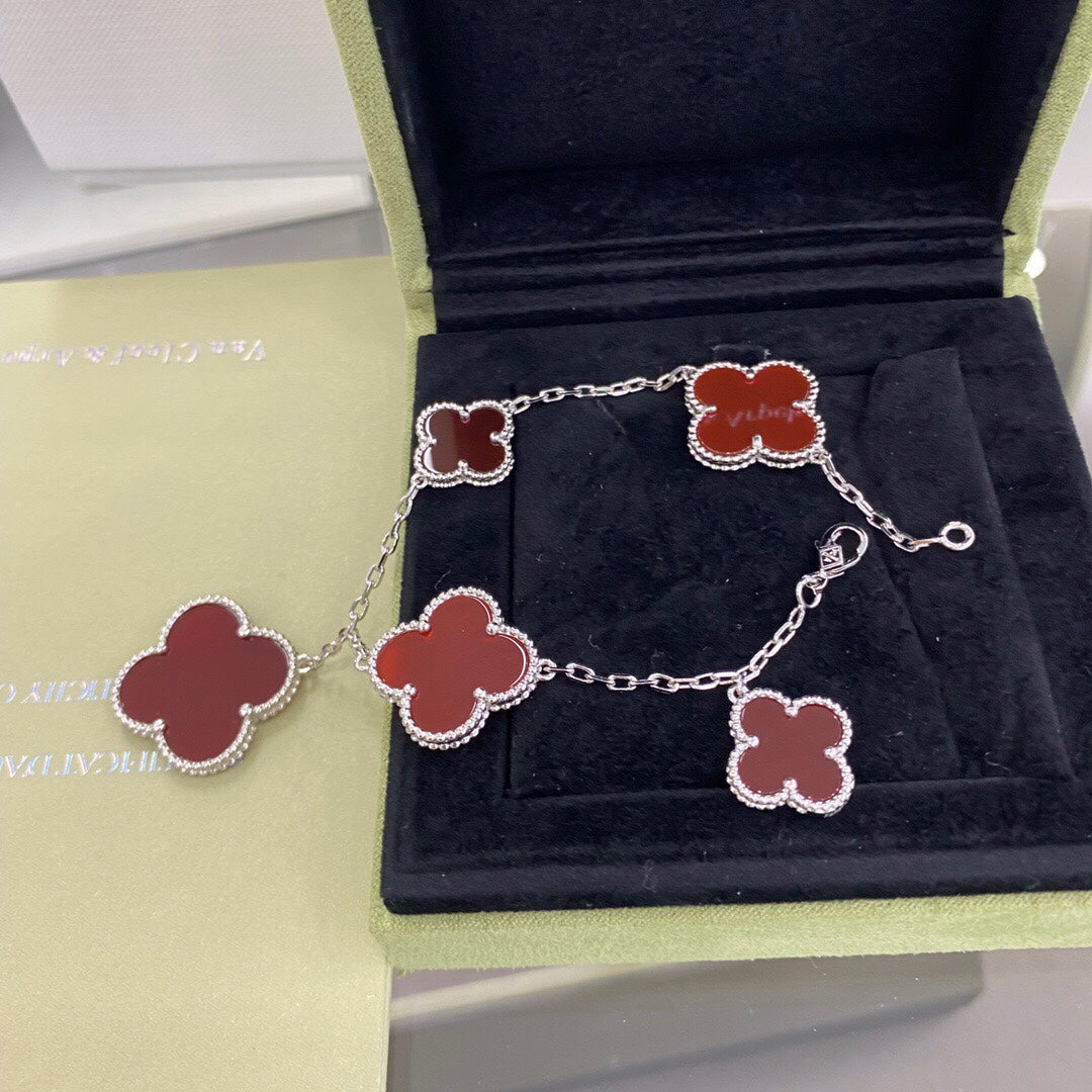 [Auream]CLOVER 5 MOTIFS SIVLER CARNELIAN BRACELET