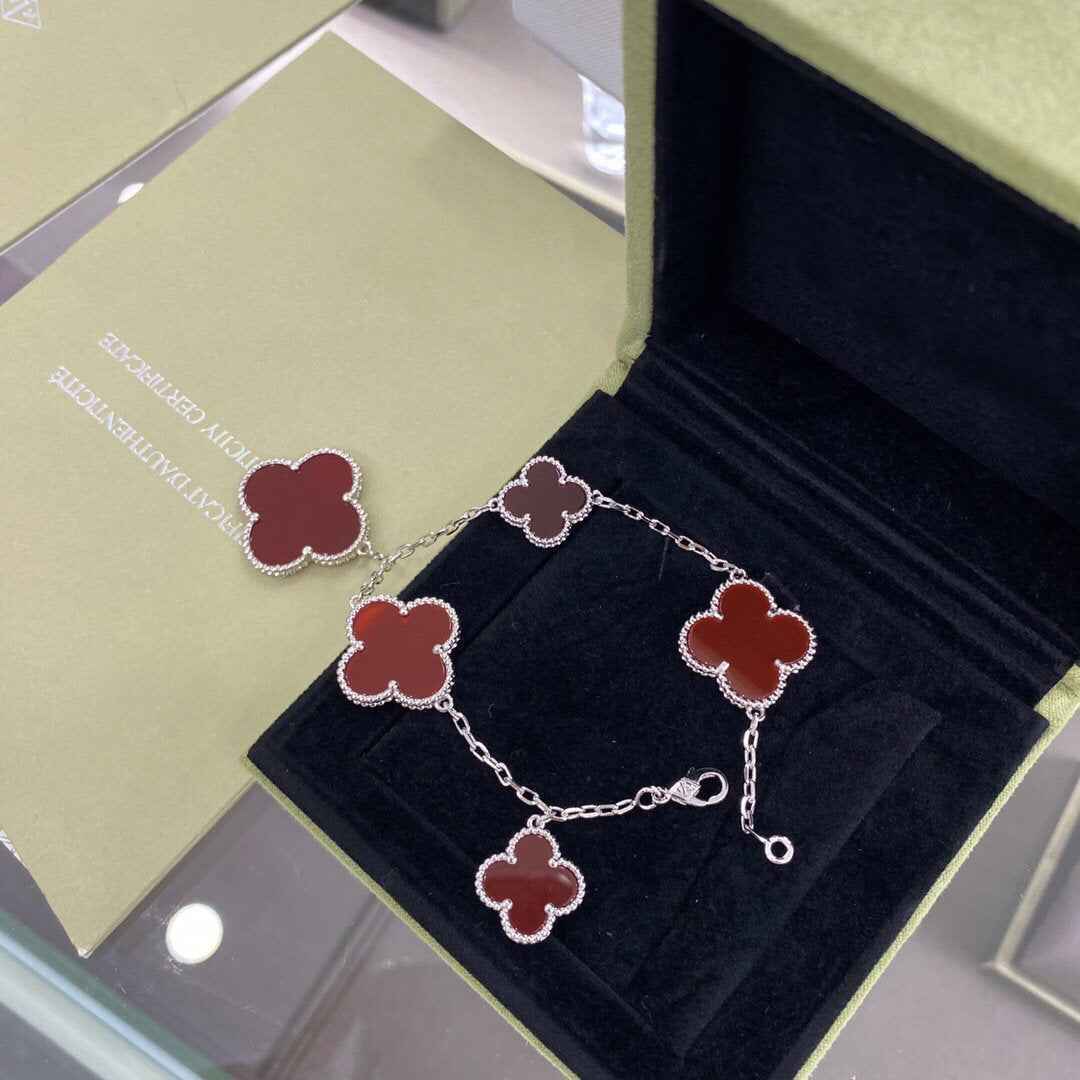 [Auream]CLOVER 5 MOTIFS SIVLER CARNELIAN BRACELET