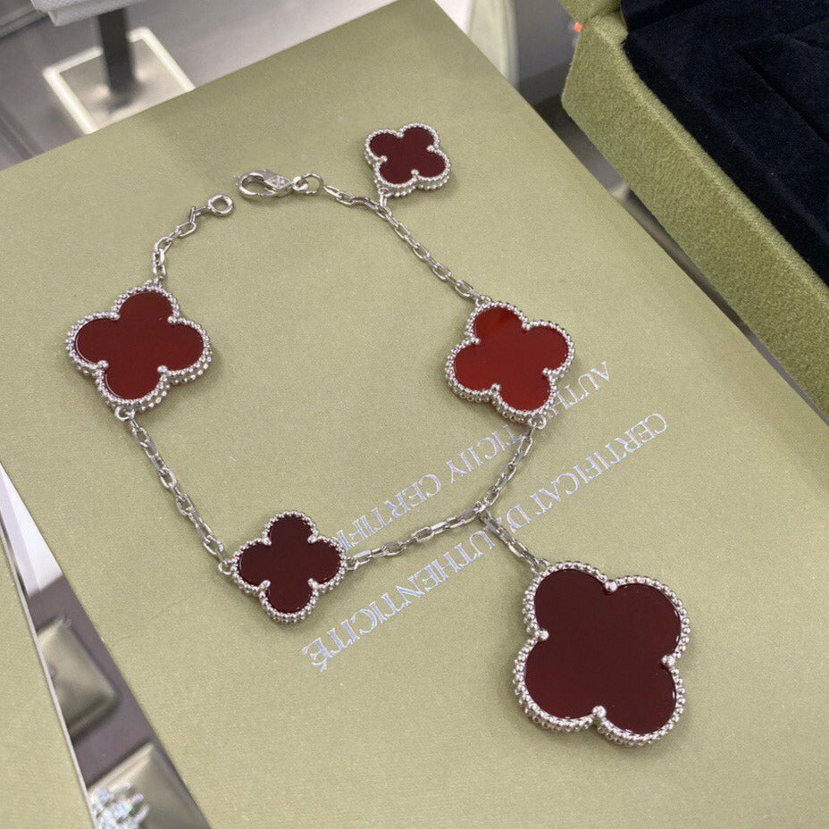 [Auream]CLOVER 5 MOTIFS SIVLER CARNELIAN BRACELET