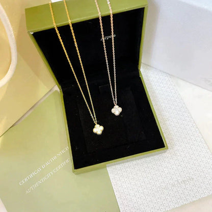[Auream]CLOVER MINI 9.5MM WHITE MOTHER-OF-PEARL NECKLACE