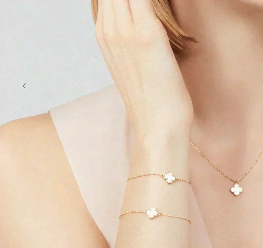 [Auream]CLOVER MINI 9.5MM WHITE MOTHER-OF-PEARL NECKLACE