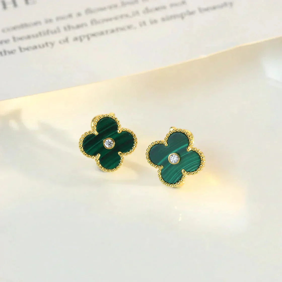 [Auream]CLOVER MEDIUM 1 MOTIFS MALACHITE DIAMOND EARRINGS