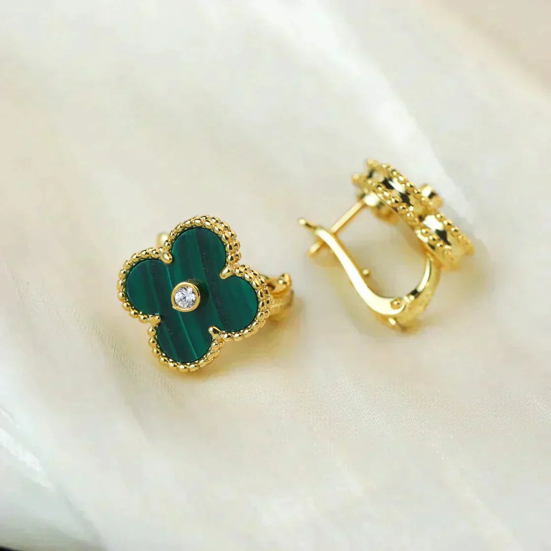 [Auream]CLOVER MEDIUM 1 MOTIFS MALACHITE DIAMOND EARRINGS