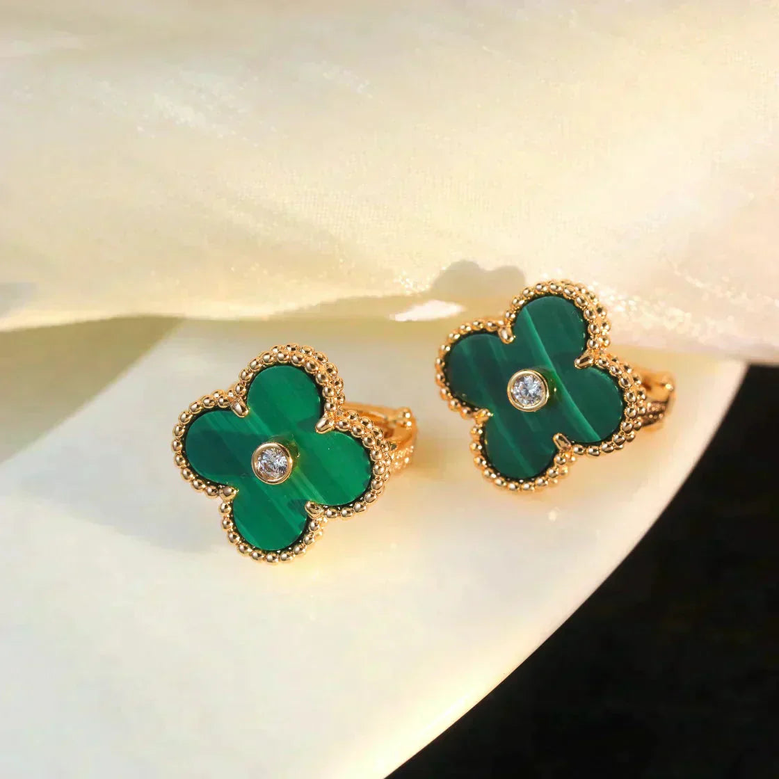 [Auream]CLOVER MEDIUM 1 MOTIFS MALACHITE DIAMOND EARRINGS