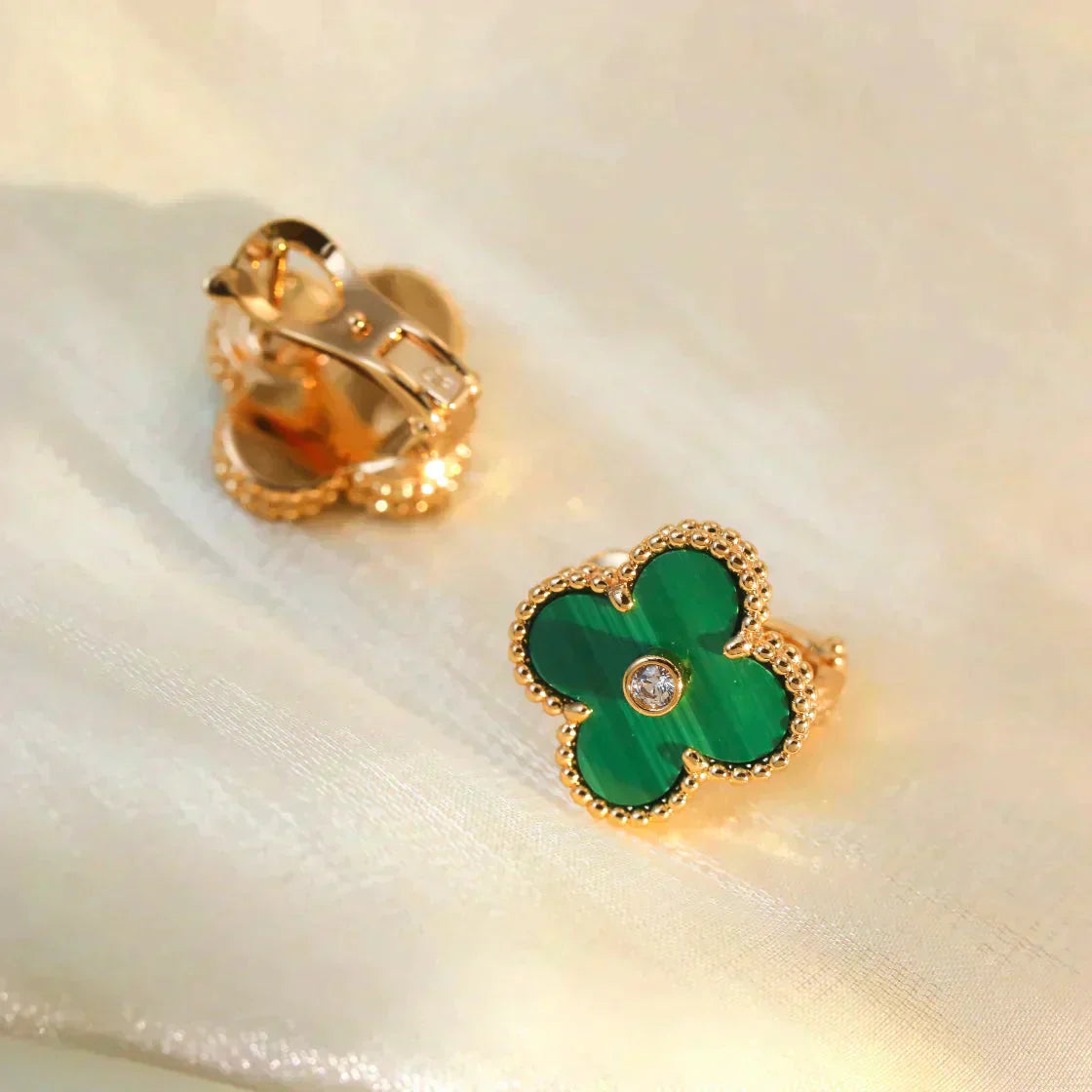 [Auream]CLOVER MEDIUM 1 MOTIFS MALACHITE DIAMOND EARRINGS