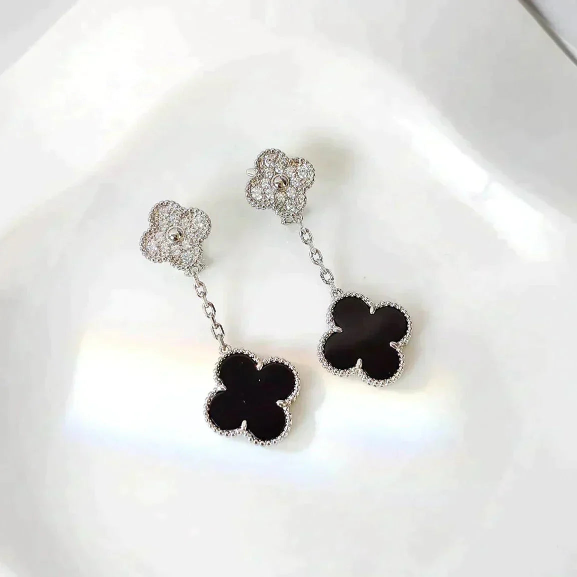 [Auream]CLOVER 2 MOTIFS  DIAMOND ONYX EARRINGS SILVER