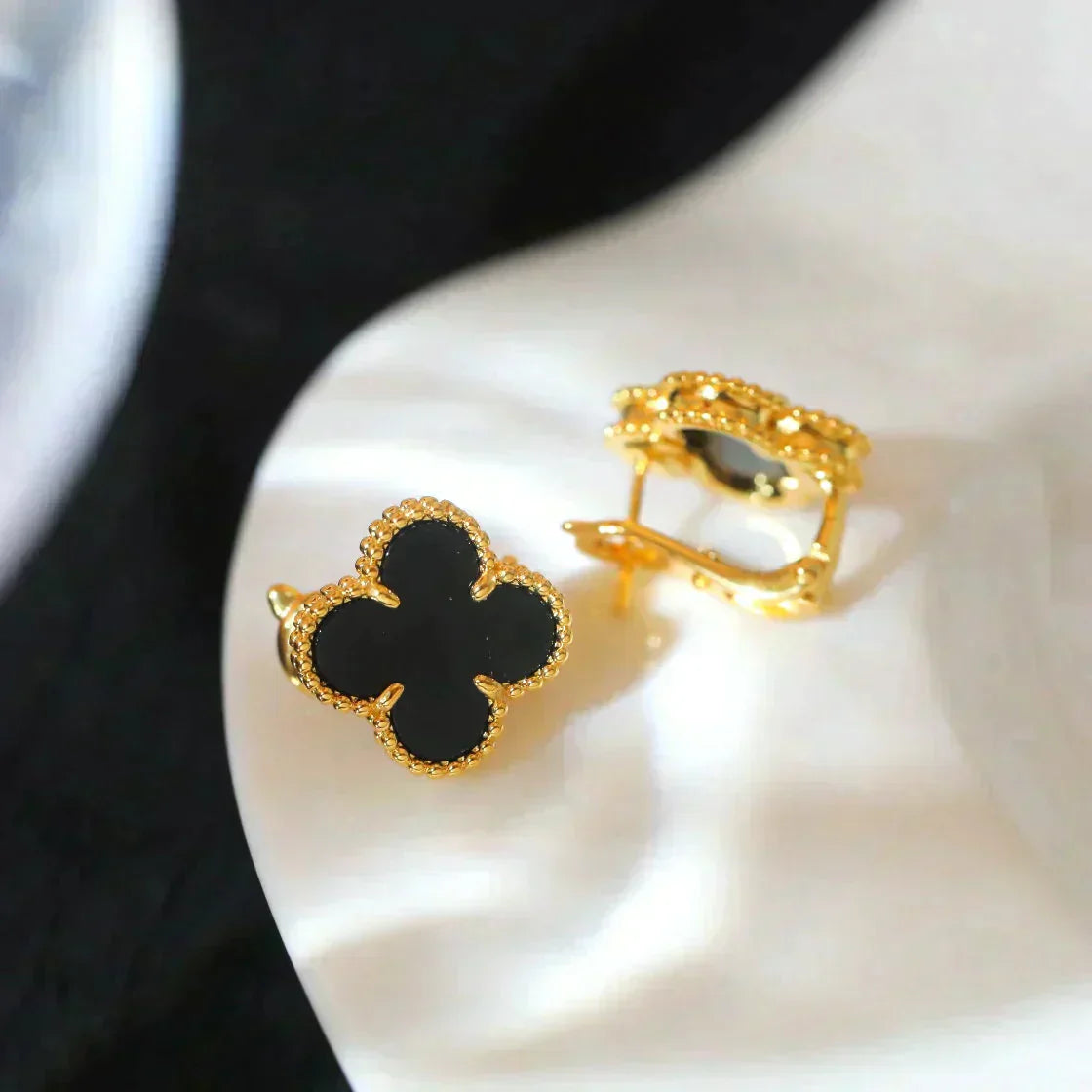 [Auream]CLOVER MEDIUM 1 MOTIFS  ONYX STUD EARRINGS