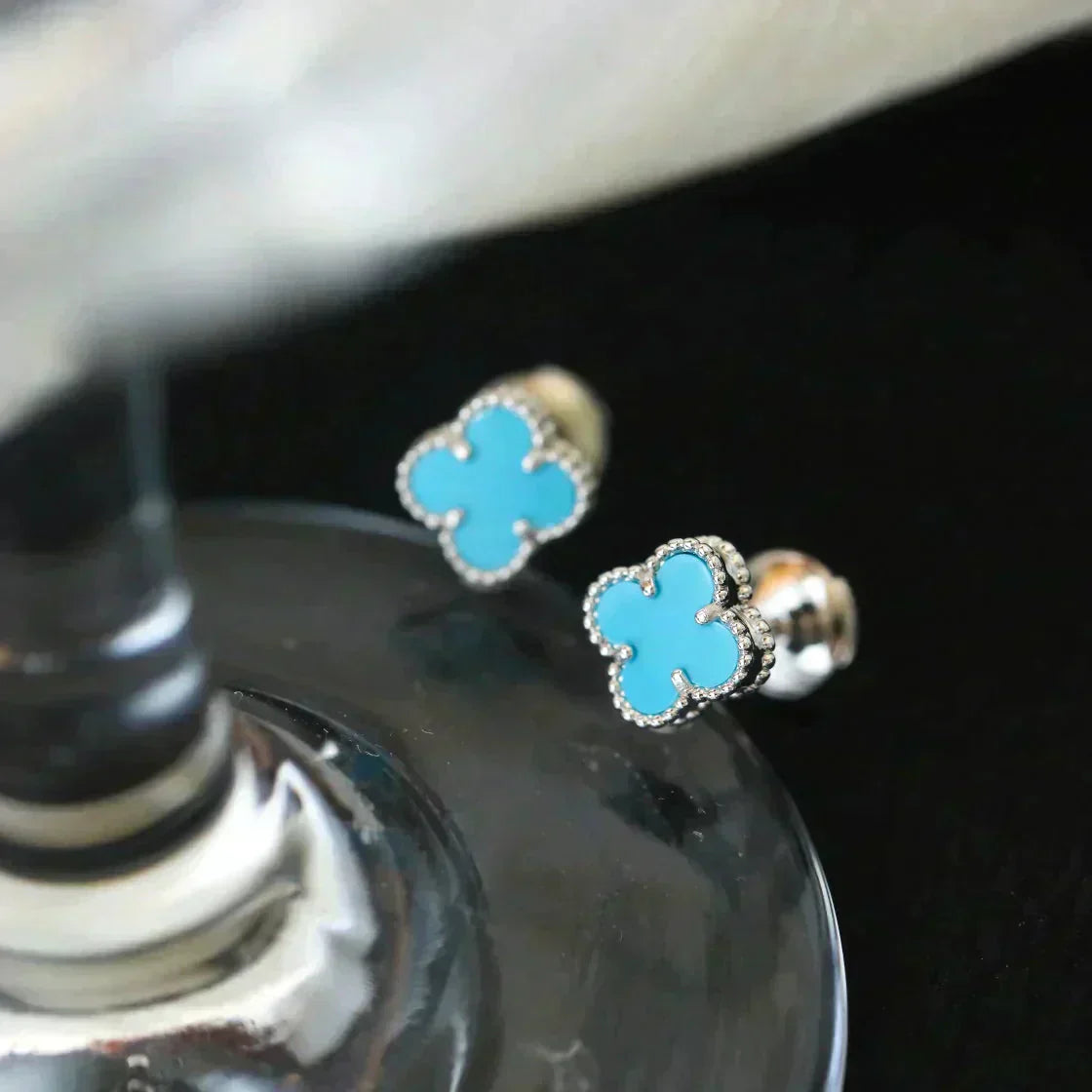 [Auream]CLOVER MINI 9.5MM ONYX STUD EARRINGS SILVER