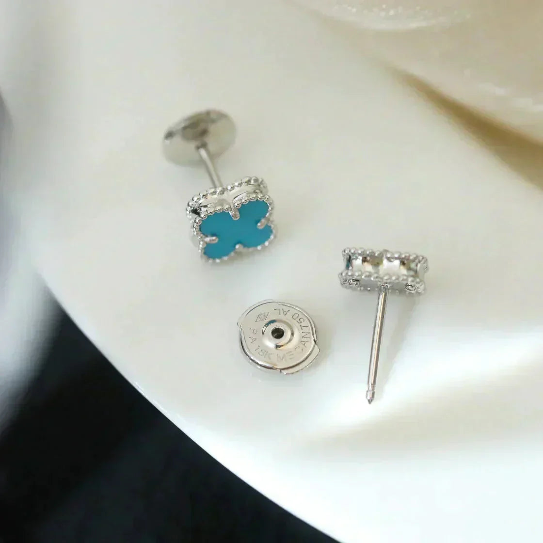 [Auream]CLOVER MINI 9.5MM ONYX STUD EARRINGS SILVER