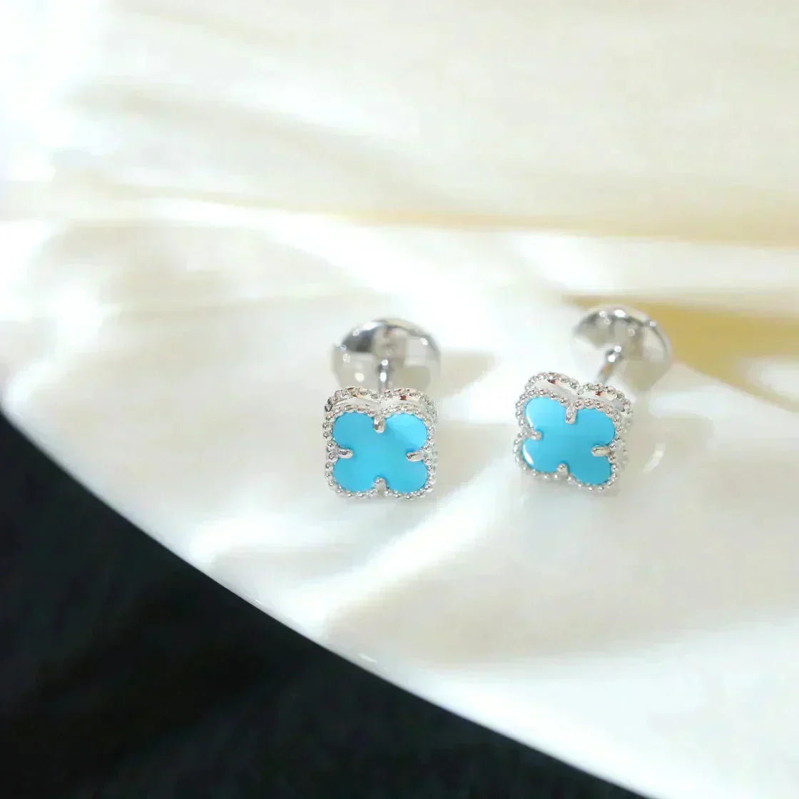 [Auream]CLOVER MINI 9.5MM ONYX STUD EARRINGS SILVER