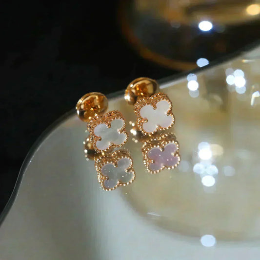 [Auream]CLOVER MINI 9.5MM WHITE MOP EARRINGS
