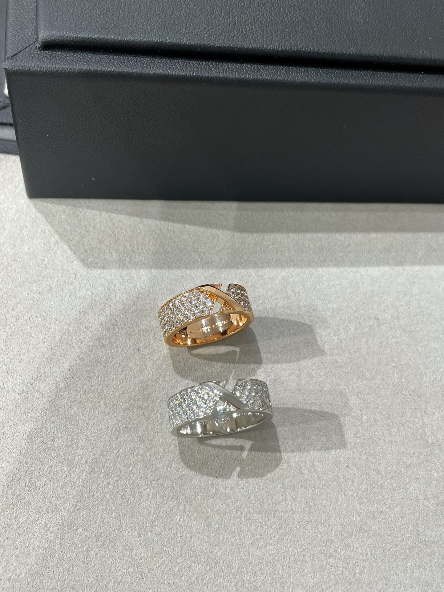 [Auream]LIENS EVIDENCE  DIAMOND PAVED RING