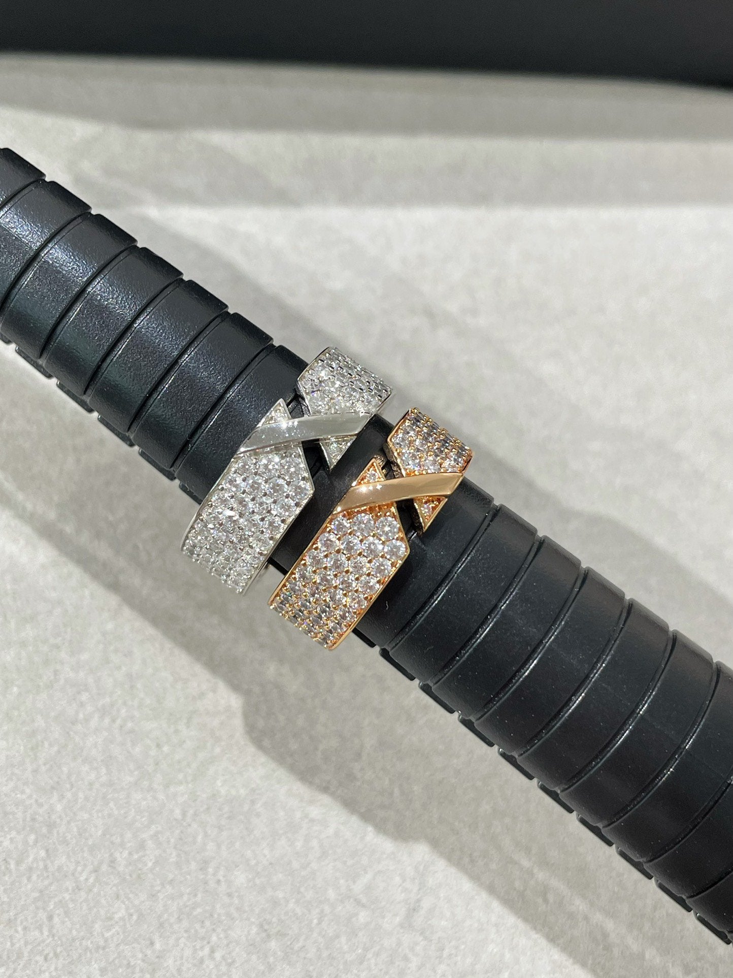 [Auream]LIENS EVIDENCE  DIAMOND PAVED RING