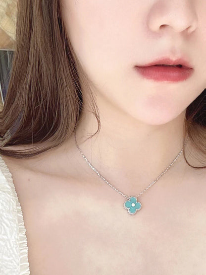 [Auream]CLOVER 1 DIAMOND LIGHT BLUE SILVER NECKLACE