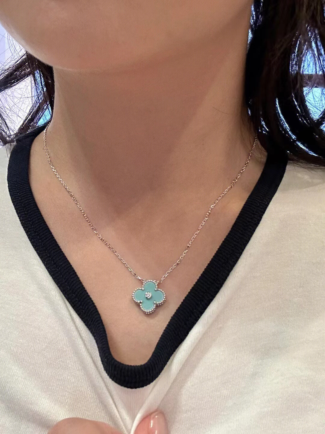 [Auream]CLOVER 1 DIAMOND LIGHT BLUE SILVER NECKLACE