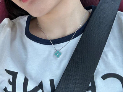 [Auream]CLOVER 1 DIAMOND LIGHT BLUE SILVER NECKLACE
