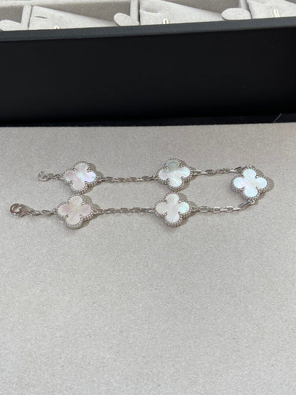 [Auream]CLOVER WHITE PEARL MOP 5 MOTIF BRACELET COLLECTION