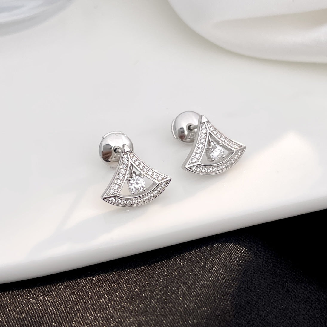 [Auream]DREAM MINI DIAMOND STUD EARRINGS