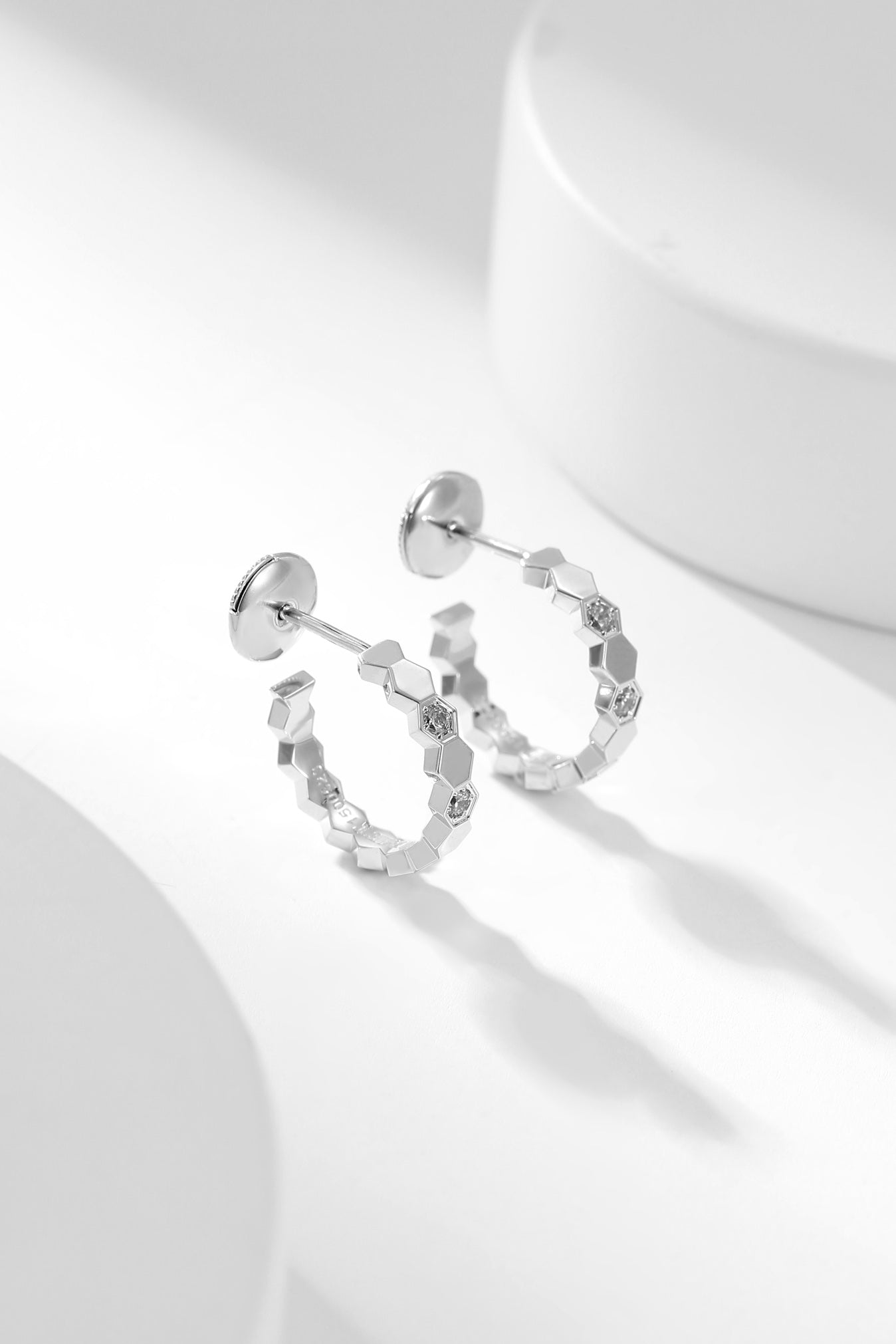 [Auream]BEE LOVE DIAMOND HOOP EARRINGS