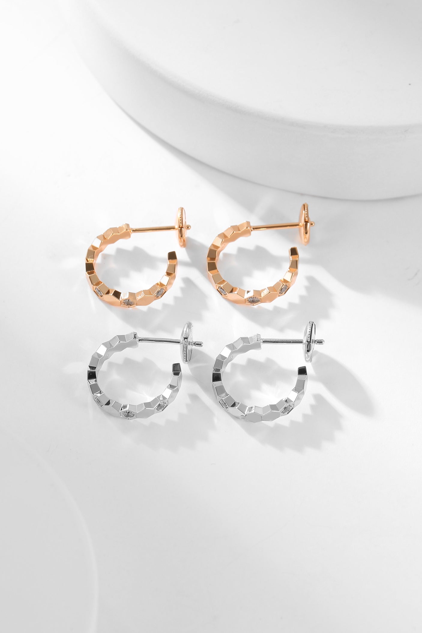[Auream]BEE LOVE DIAMOND HOOP EARRINGS