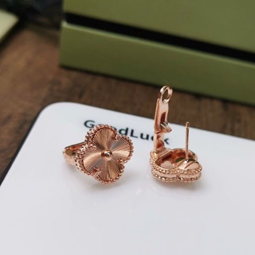 [Auream]CLOVER MEDIUM STUD EARRINGS