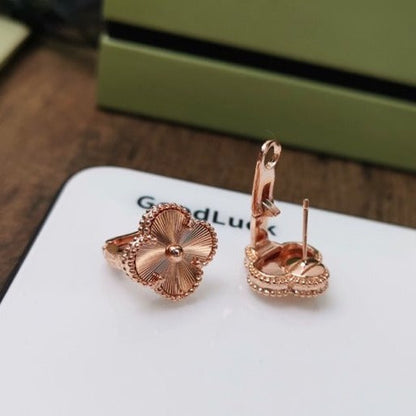 [Auream]CLOVER MEDIUM STUD EARRINGS