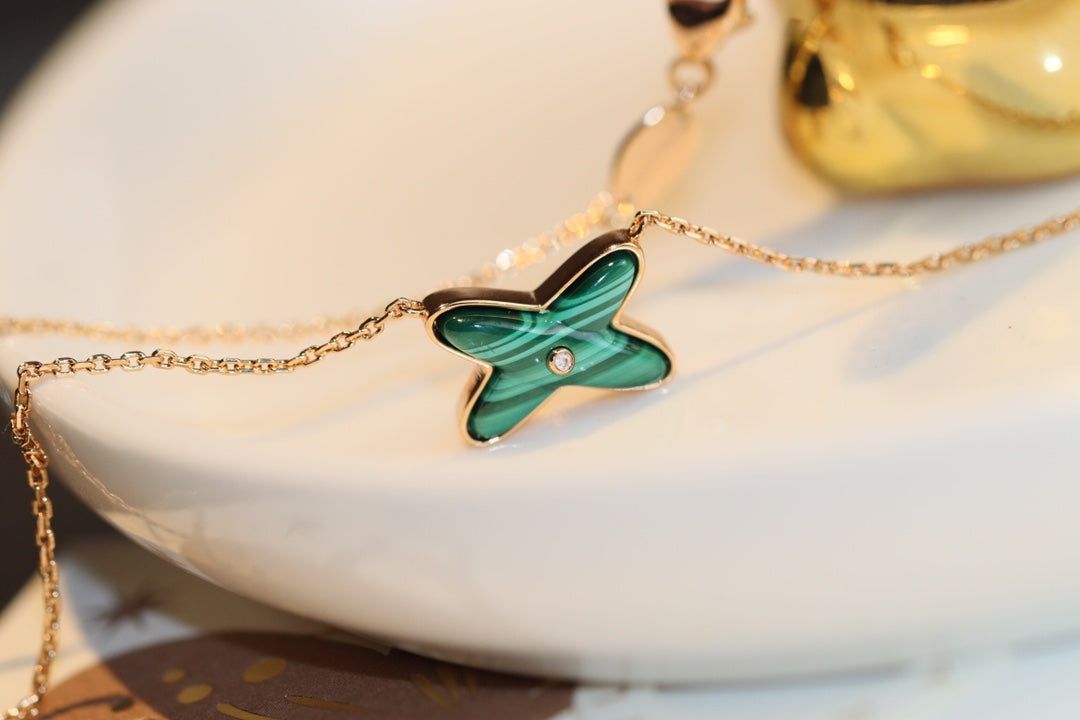 [Auream]JEUX MALACHITE 1 DIAMOND PINK GOLD NECKLACE