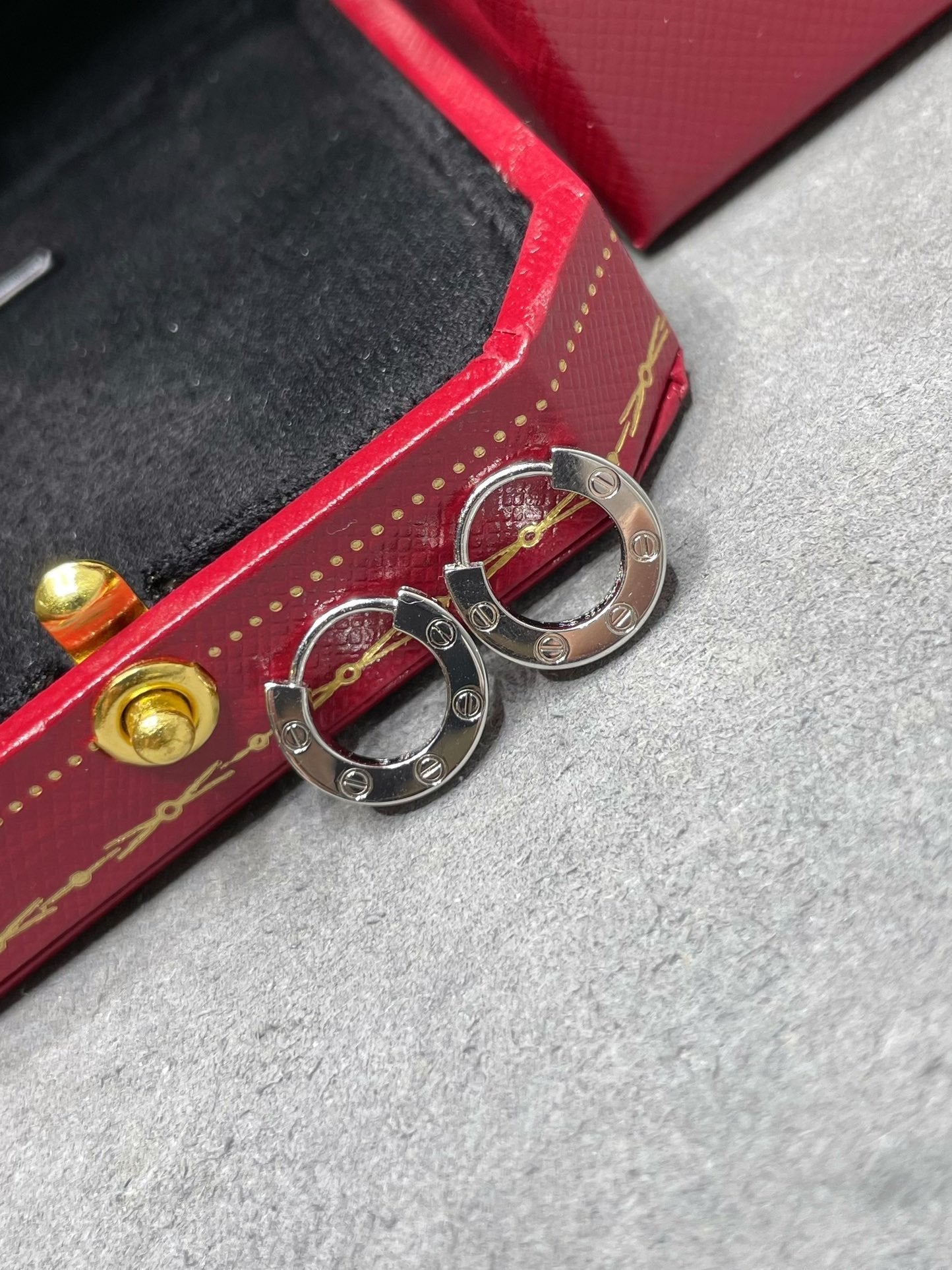 [Auream]LOVE MINI EARRINGS