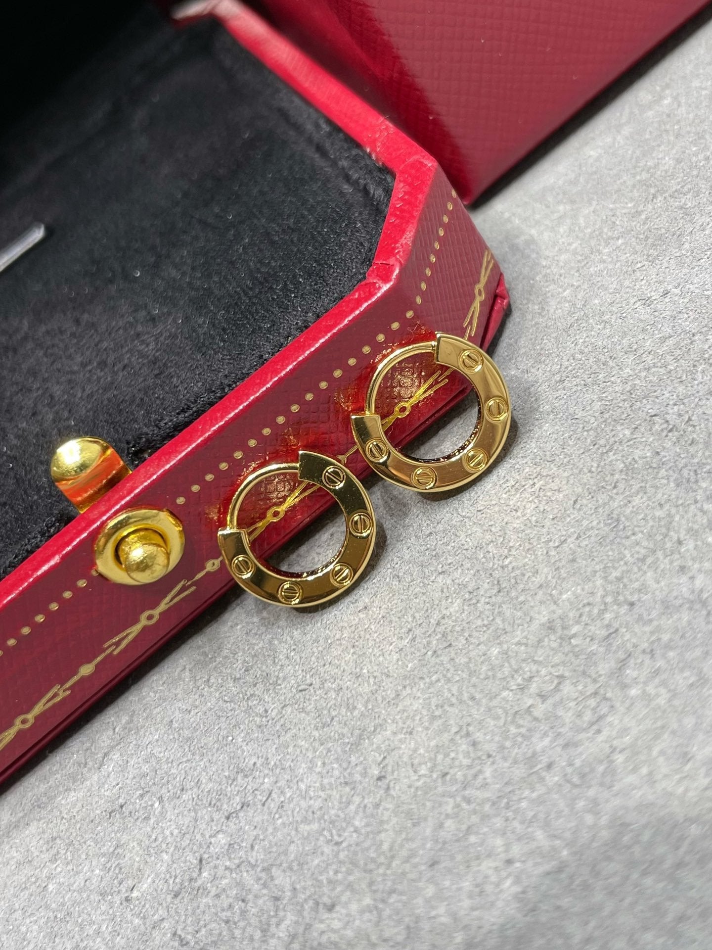 [Auream]LOVE MINI EARRINGS