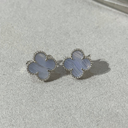 [Auream]CLOVER CHALCEDONY SILVER STUD EARRINGS