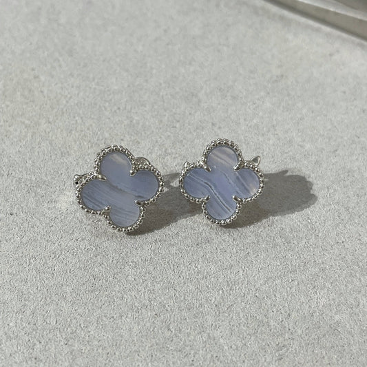 [Auream]CLOVER CHALCEDONY SILVER STUD EARRINGS