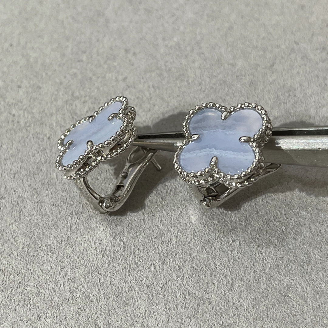 [Auream]CLOVER CHALCEDONY SILVER STUD EARRINGS