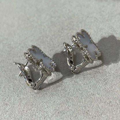 [Auream]CLOVER CHALCEDONY SILVER STUD EARRINGS