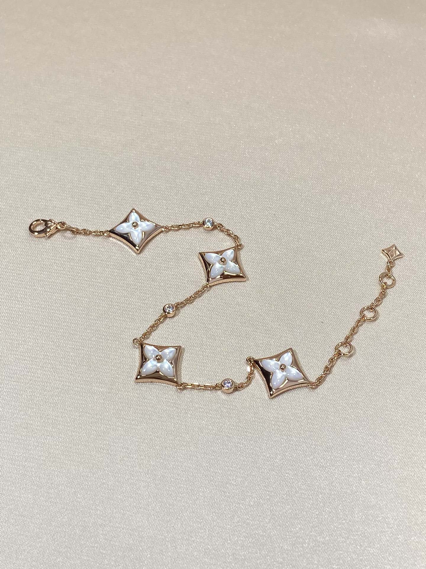 [Auream]STAR 4 MOTIF MOP DIAMOND PINK GOLD BRACELET