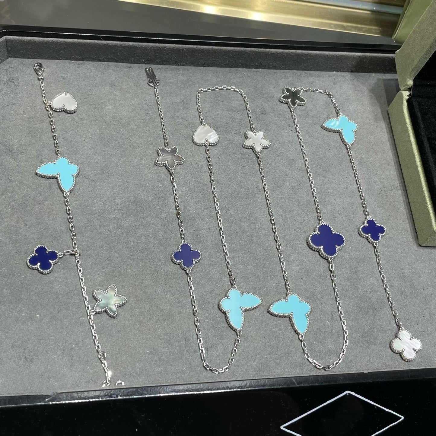 [Auream]LUCKY CLOVER SILVER 11 MOTIF NECKLACE