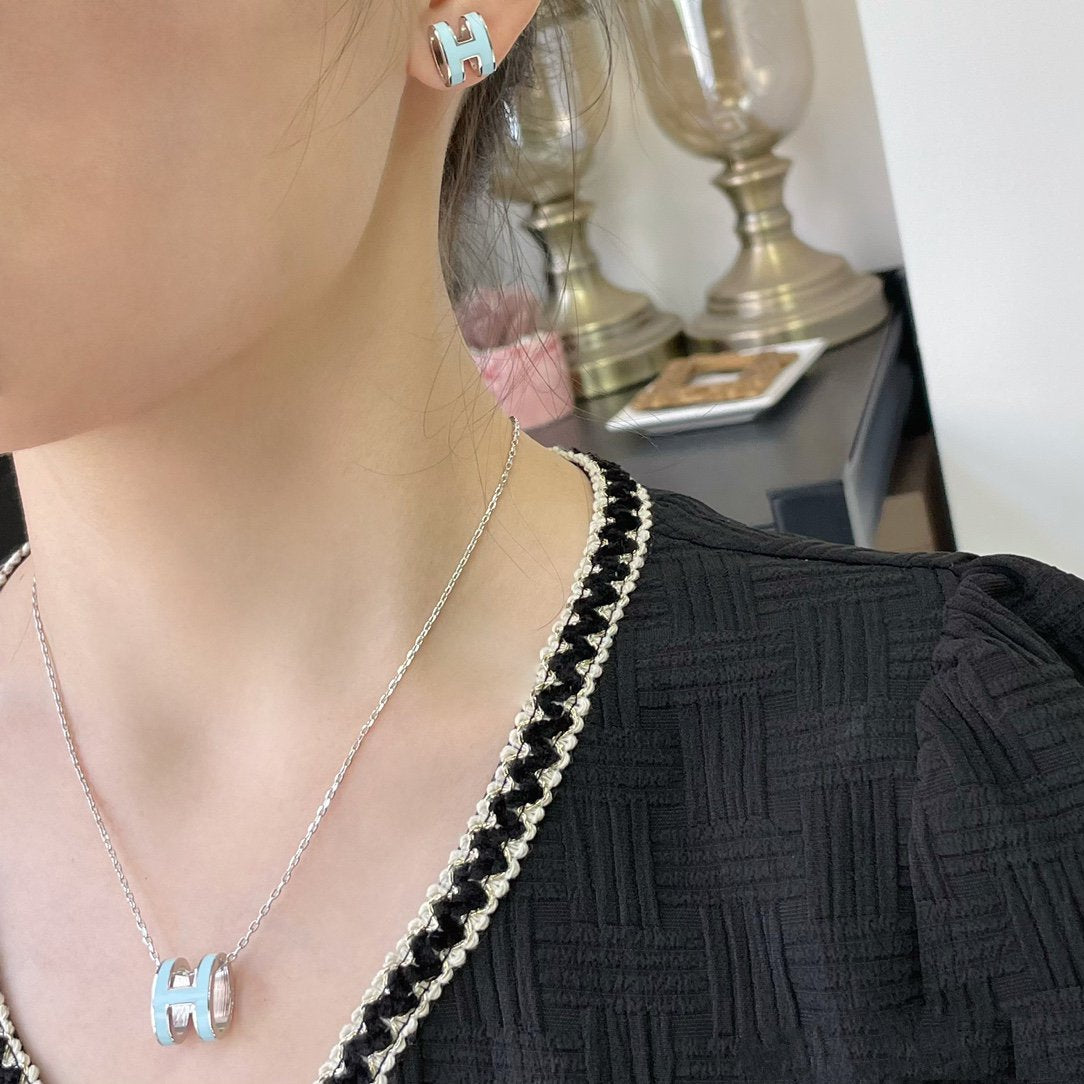 [Auream]POP H SKY BLUE NECKLACE