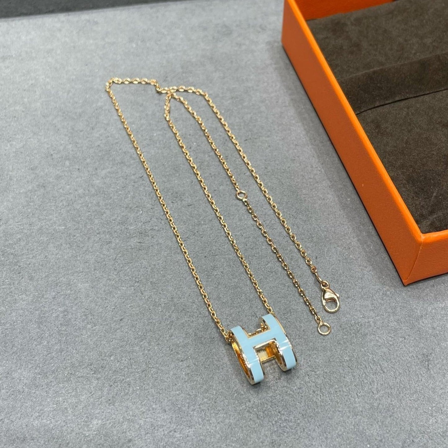 [Auream]POP H SKY BLUE NECKLACE
