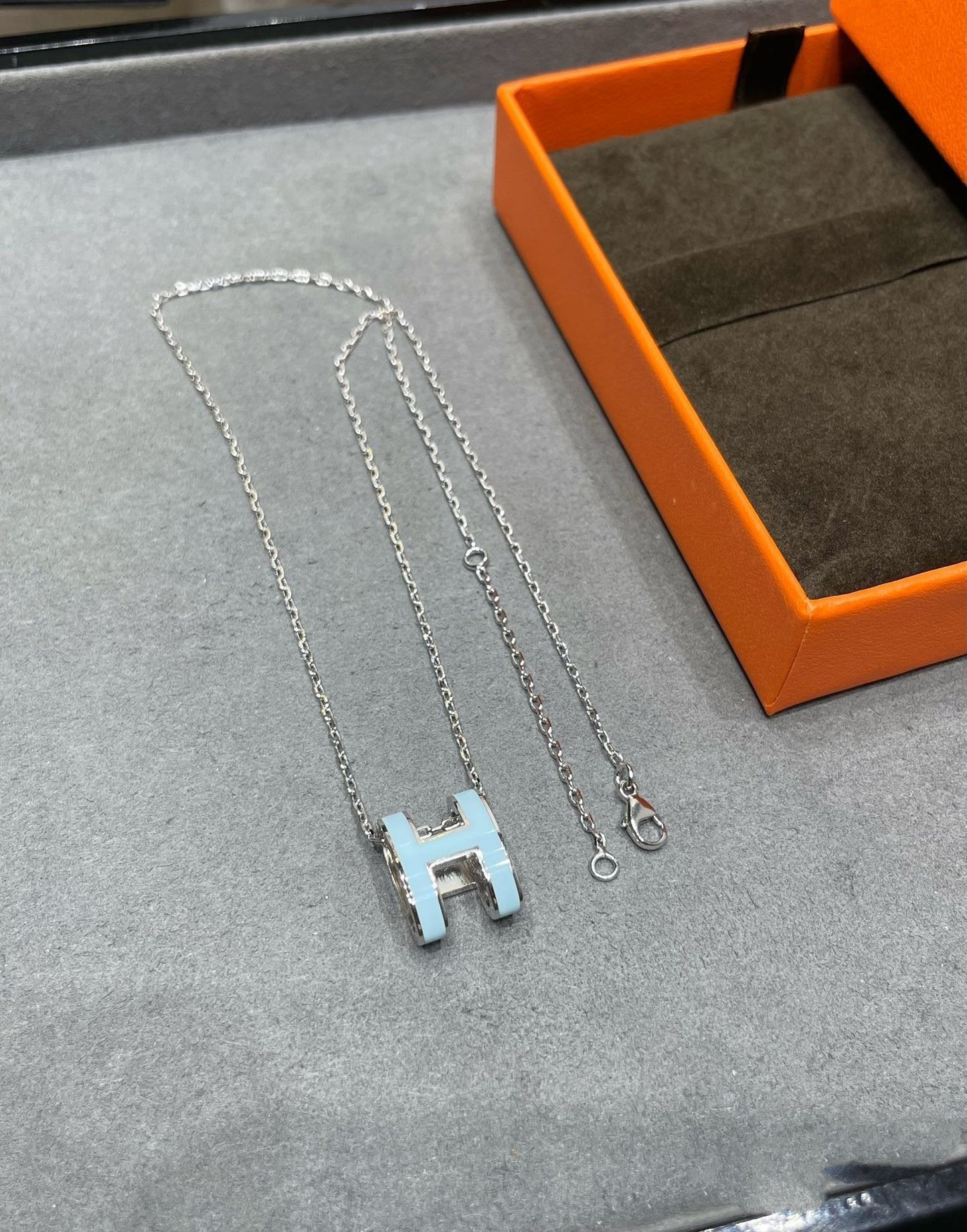 [Auream]POP H SKY BLUE NECKLACE