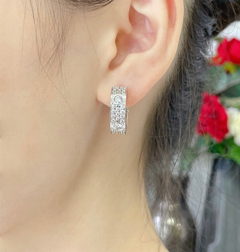 [Auream]LOVE 5.5MM DIAMOND PAVED EARRINGS