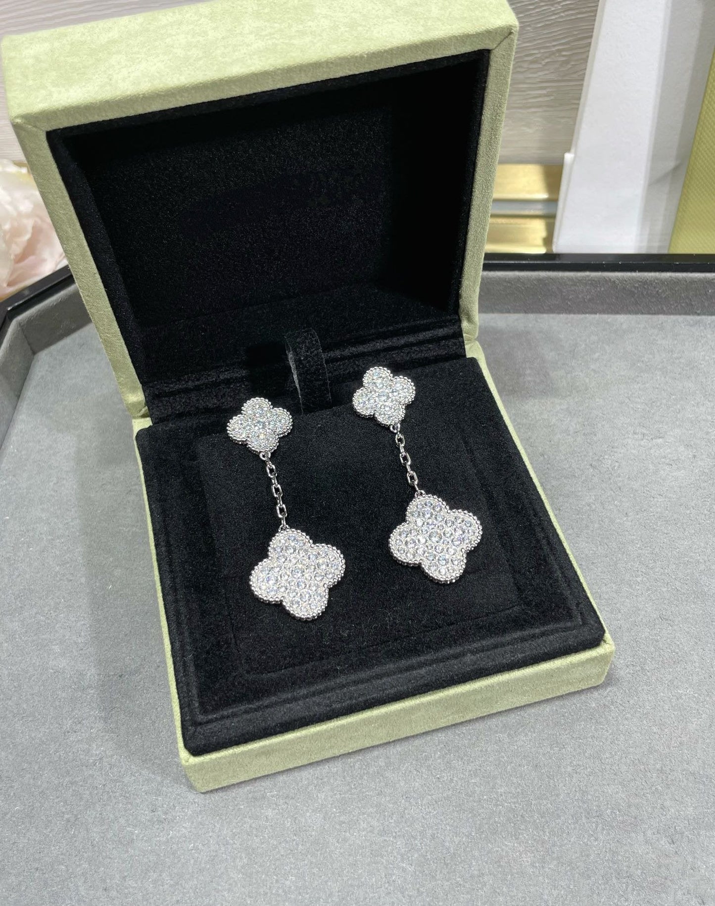 [Auream]CLOVER 2 MOTIFS DIAMOND PAVED SILVER EARRINGS
