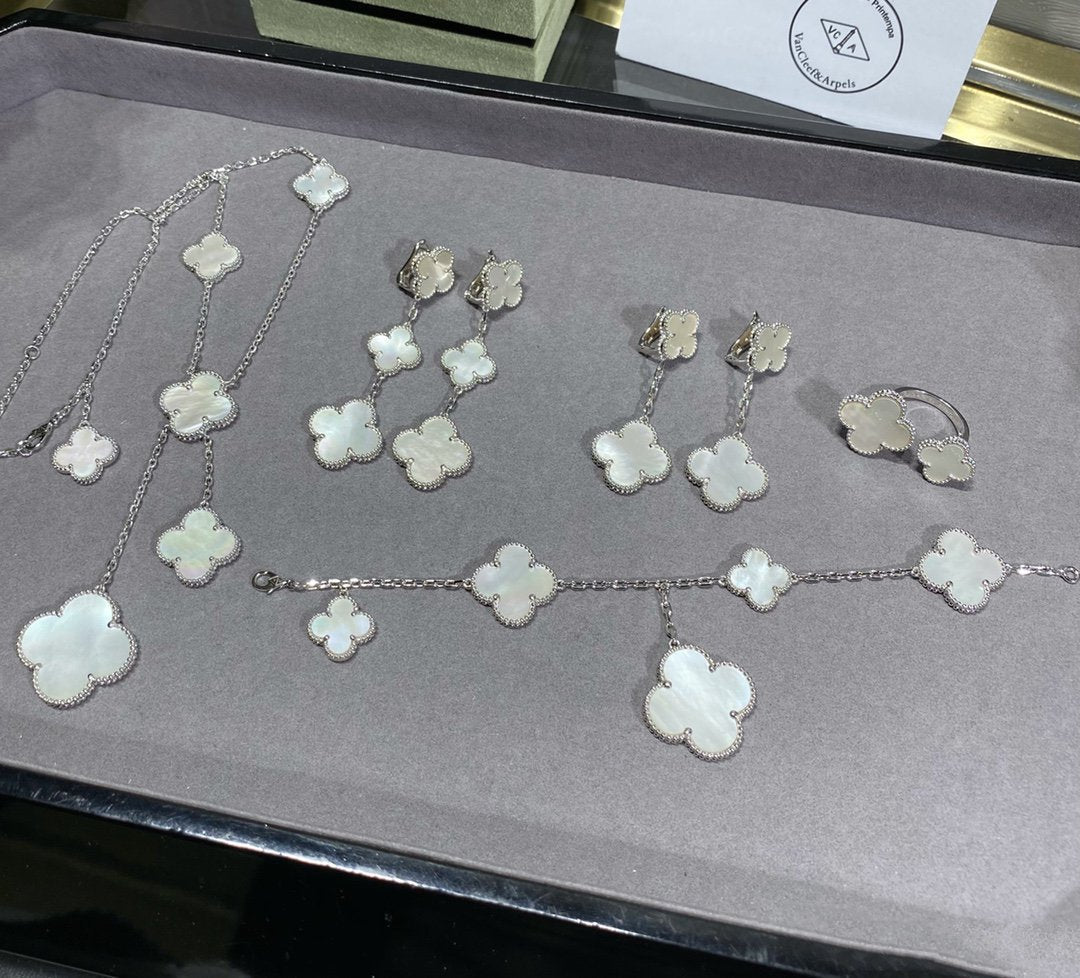 [Auream]CLOVER 5 MOTIF WHITE MOP SILVER BRACELET