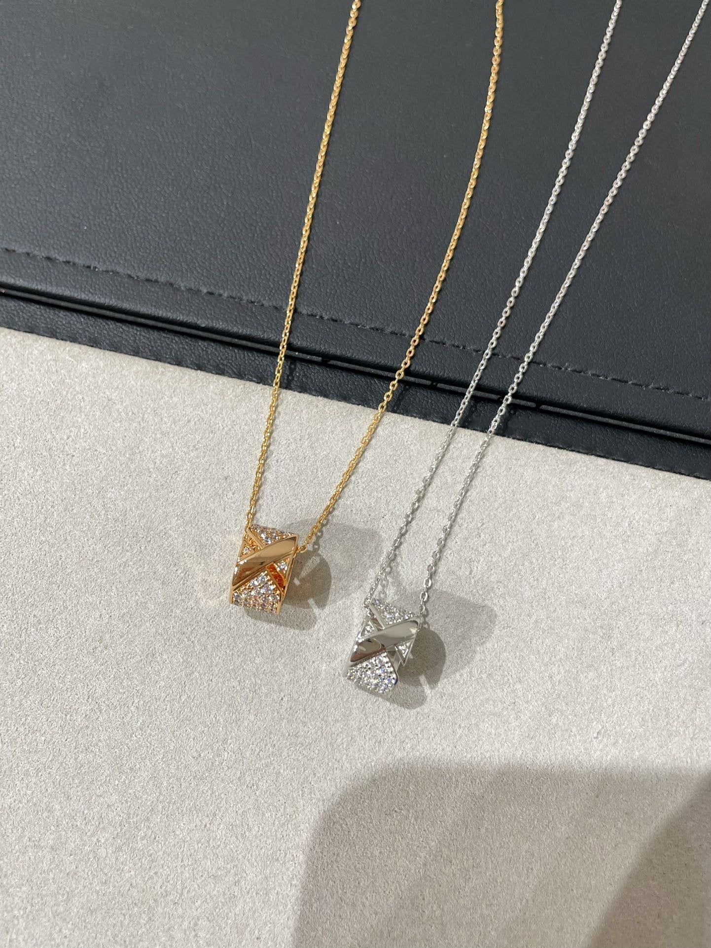 [Auream]LIENS EVIDENCE DIAMOND PAVED NECKLACE