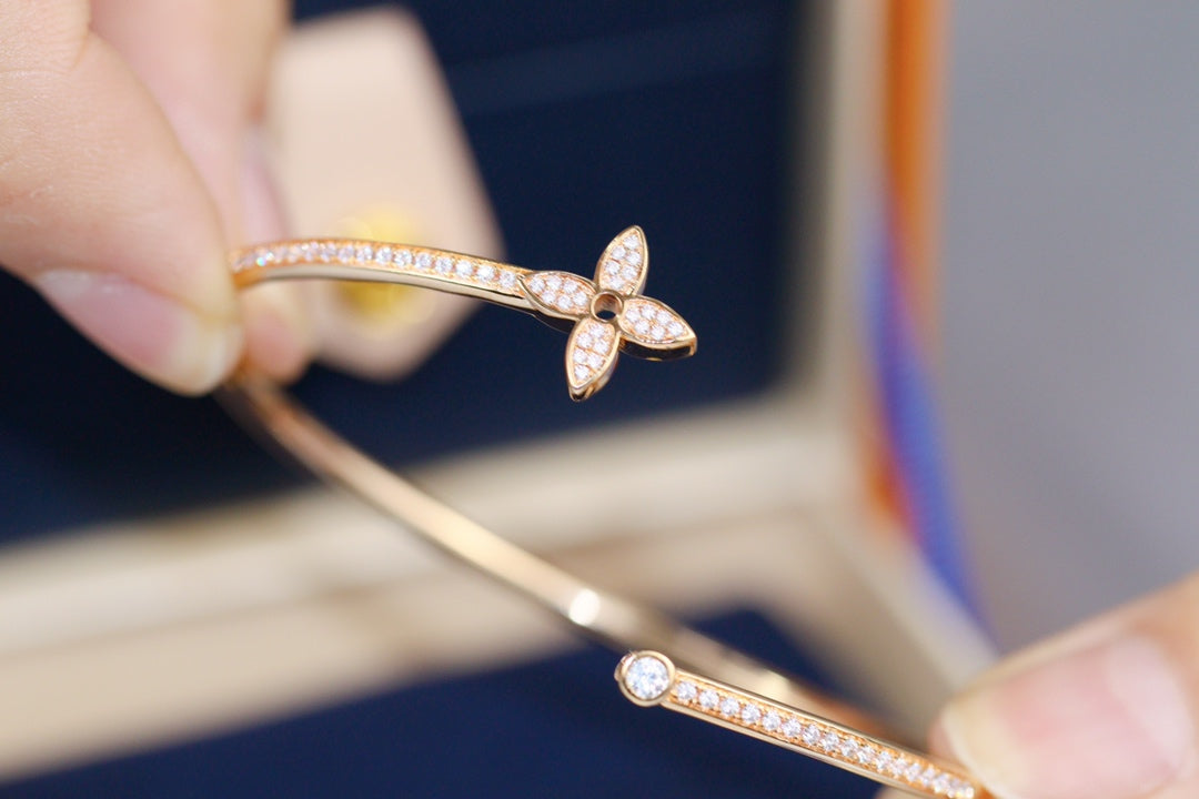 [Auream]IDYLLE PINK GOLD OPEN BRACELET DIAMOND PAVED