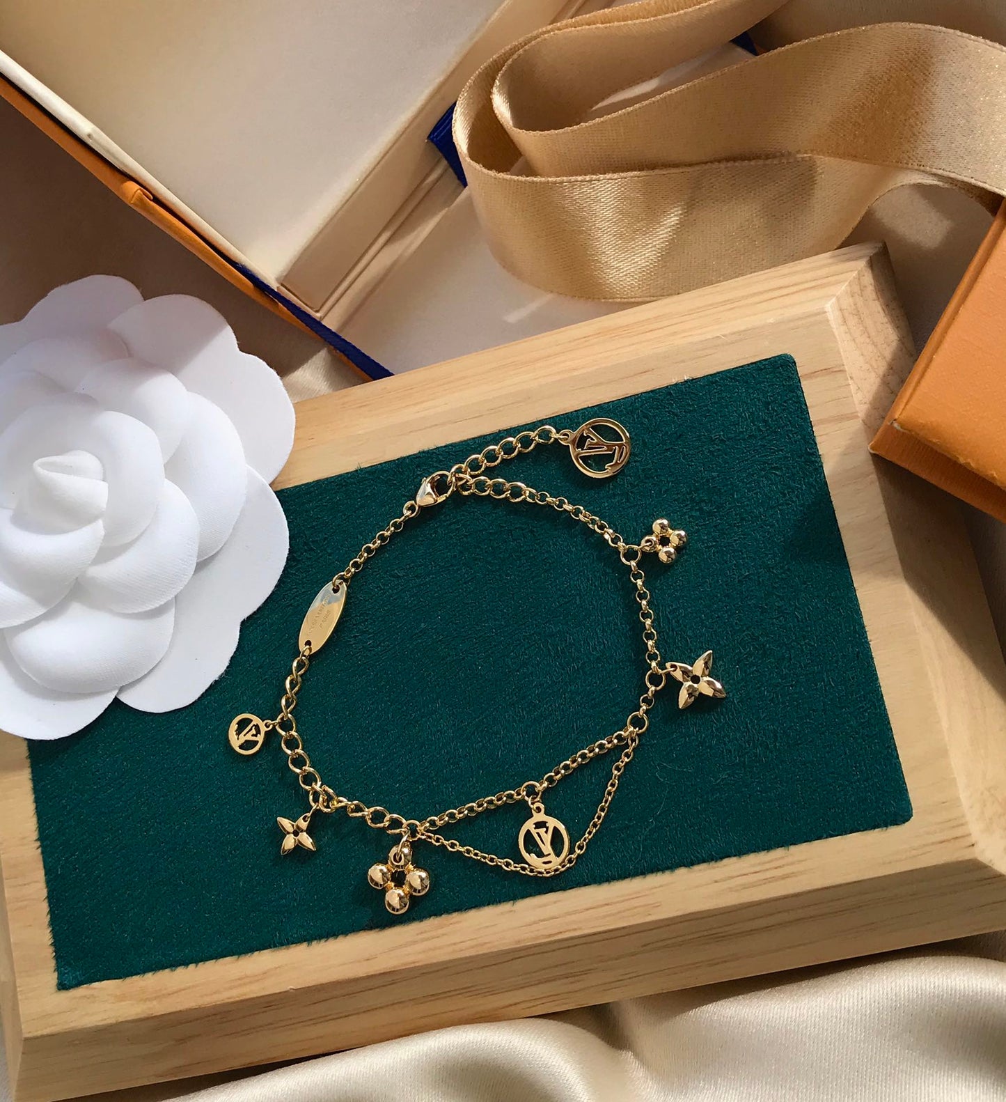 [Auream]BLOOMING PINK GOLD MOP BRACELET