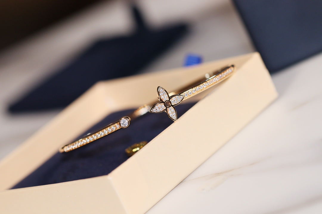 [Auream]IDYLLE GOLD OPEN BRACELET DIAMOND PAVED