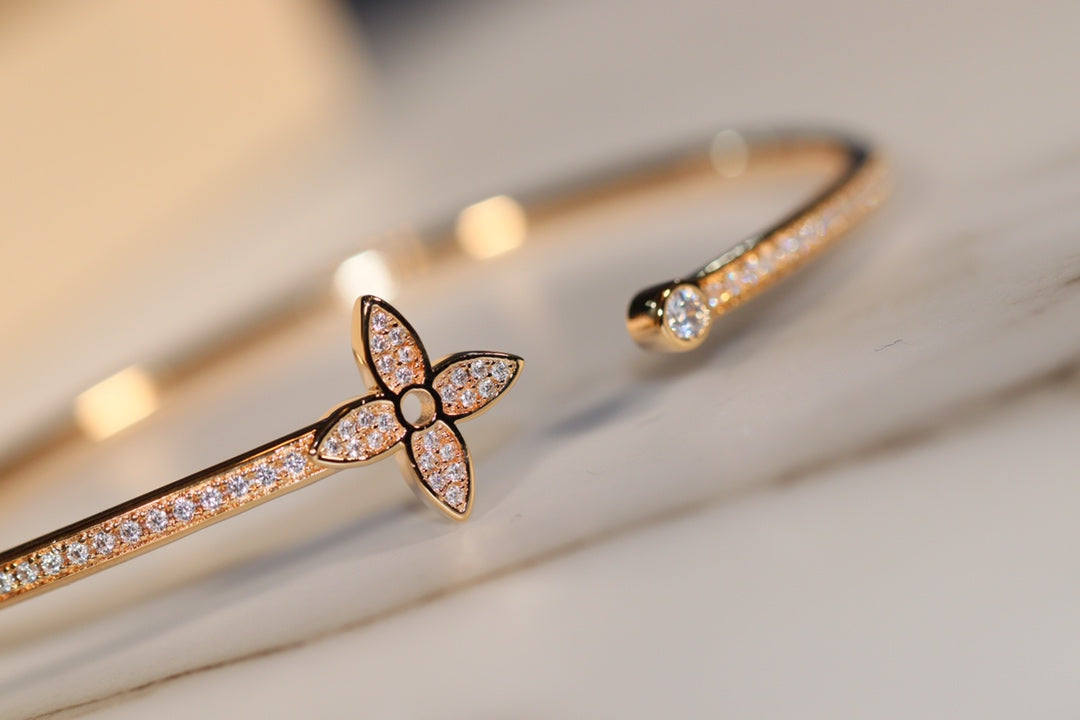 [Auream]IDYLLE GOLD OPEN BRACELET DIAMOND PAVED