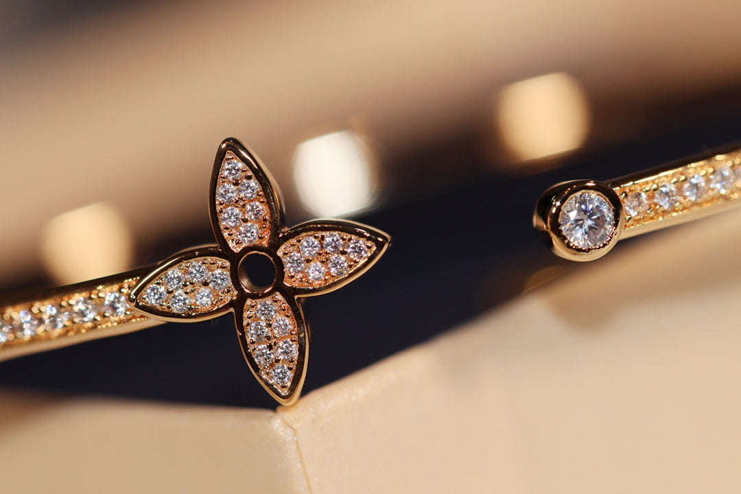 [Auream]IDYLLE GOLD OPEN BRACELET DIAMOND PAVED
