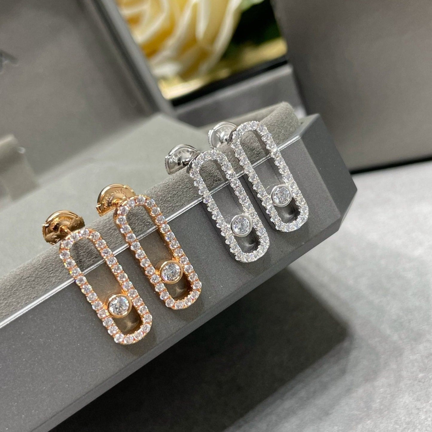 [Auream]MOVE UNO STUD DIAMOND PAVED EARRINGS