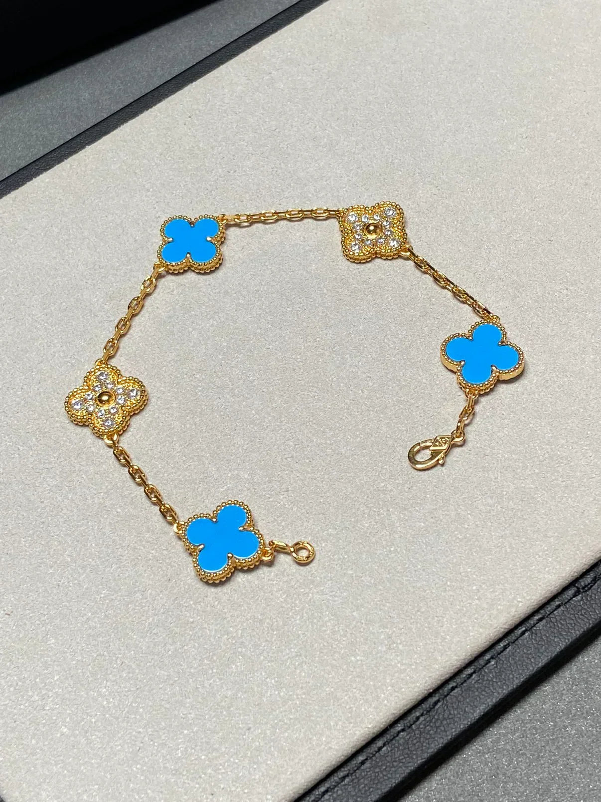 [Auream] CLOVER 5 MOTIF BLUE AGATE BRACELET COLLECTION