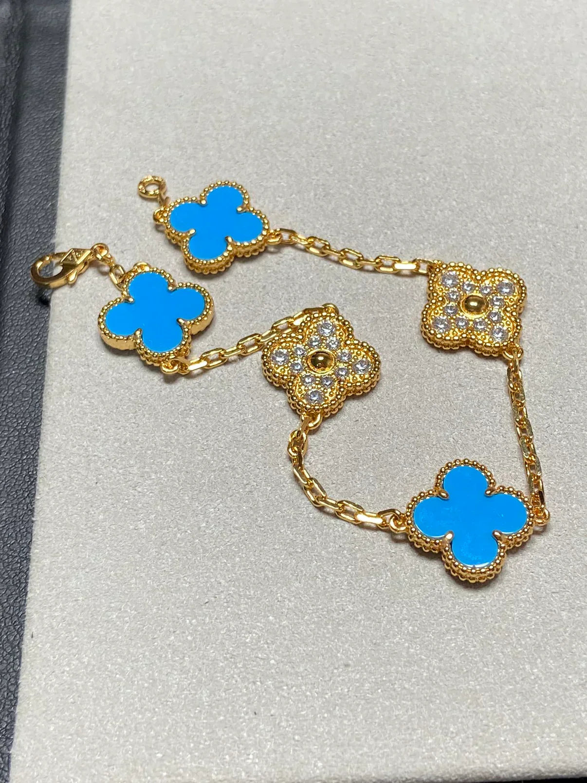 [Auream] CLOVER 5 MOTIF BLUE AGATE BRACELET COLLECTION